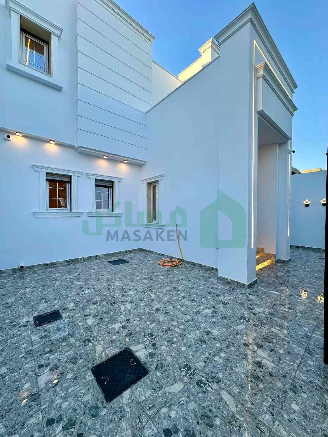 Third image of the ad