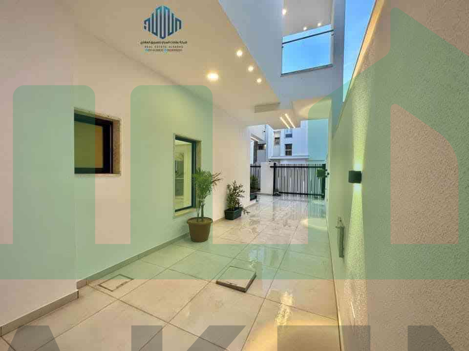 Second image of the ad