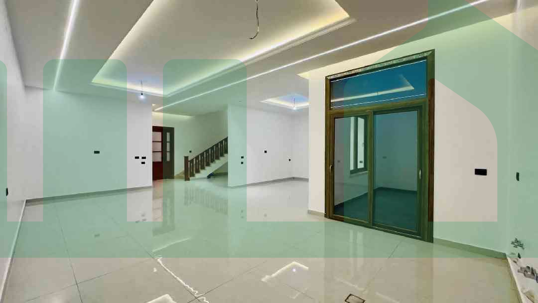 Second image of the ad