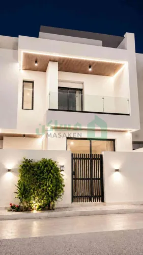 استثمار وسكن وفخامة فيلا مميزة مكونة من 3 طوابق