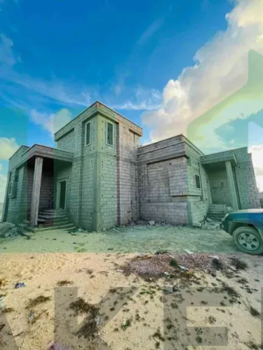 منزل بناء حديث  بحي نجمه الخليج علي مساحه   400  م