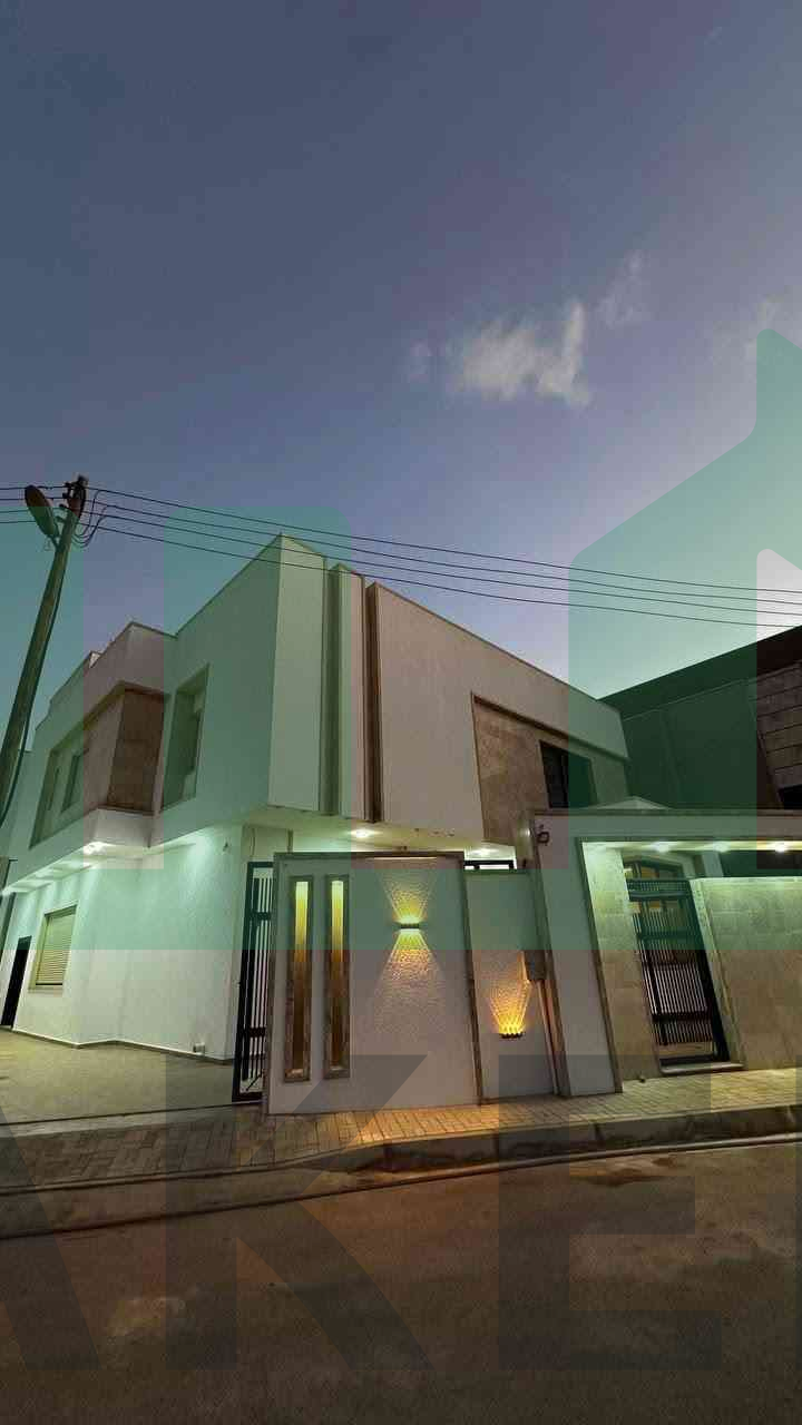 First image of the ad