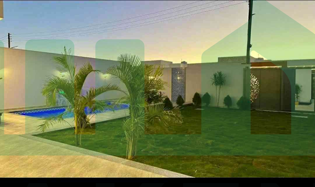 Second image of the ad