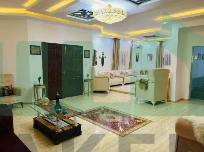 فيلا في بوصنيب فوقها شقتين بمدخل مستقل علي شارعين