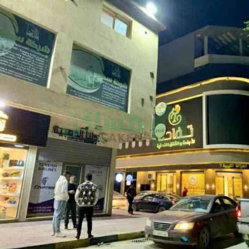 محل للإيجار على الرئيسي يقع في منطقة الفويهات