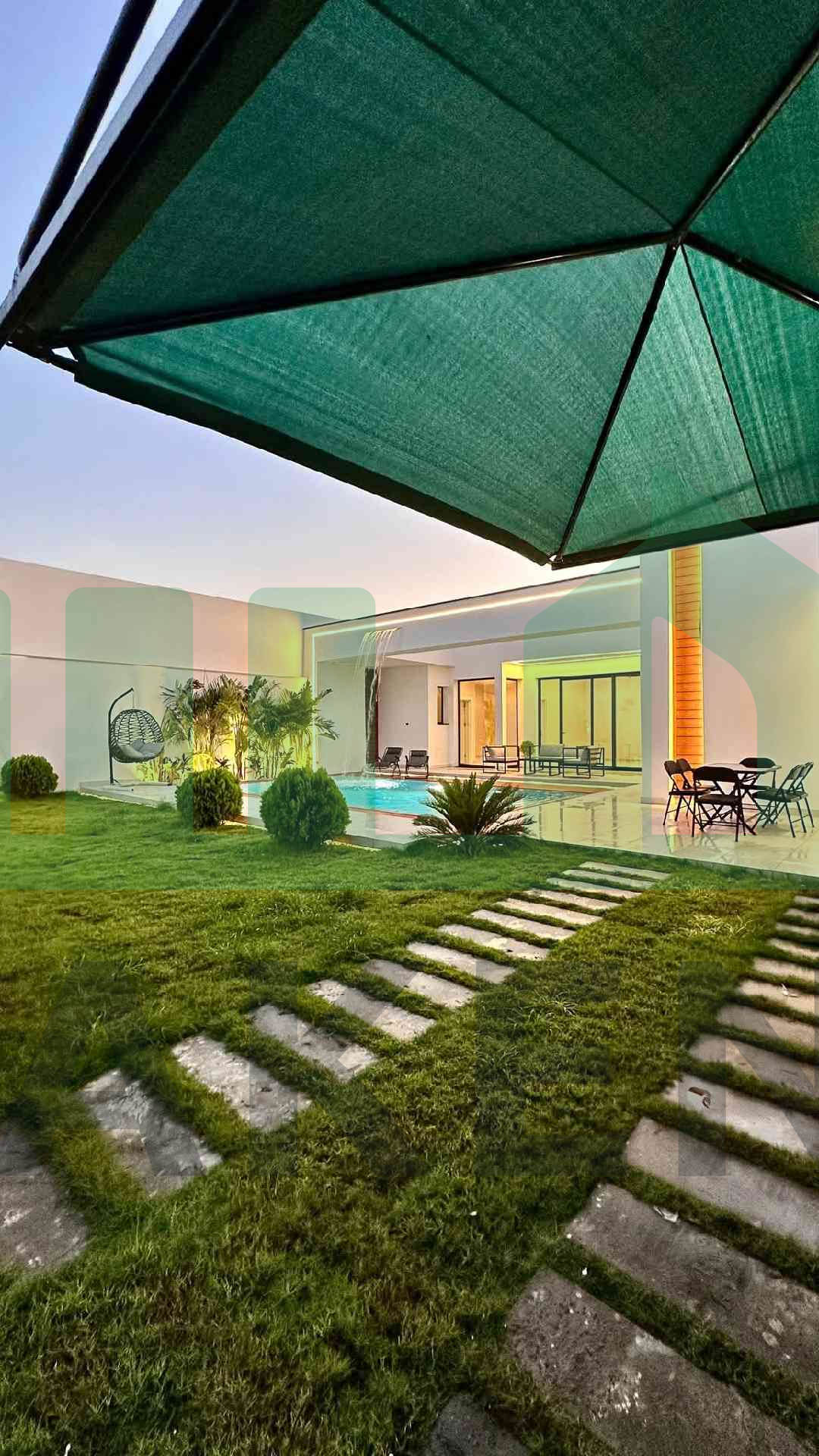 Third image of the ad