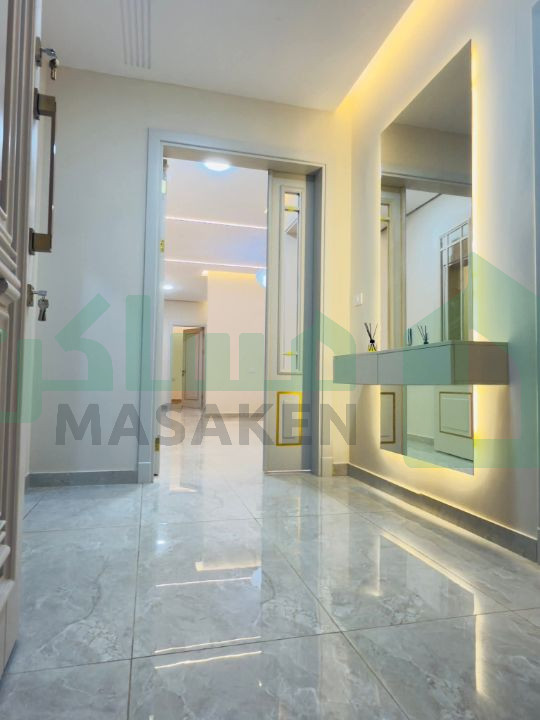 Third image of the ad