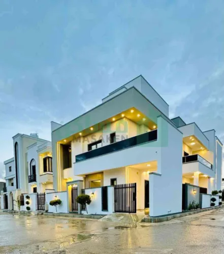 فيلا واجهتين راقية من طابقين مفصولات حقيقيات