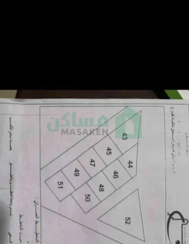 ارض لبيع مساحتها 750 متر مربع رقم 43 على
شارعين