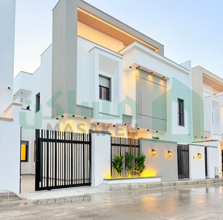 First image of the ad