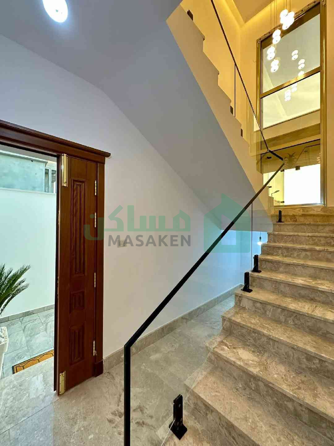 Third image of the ad