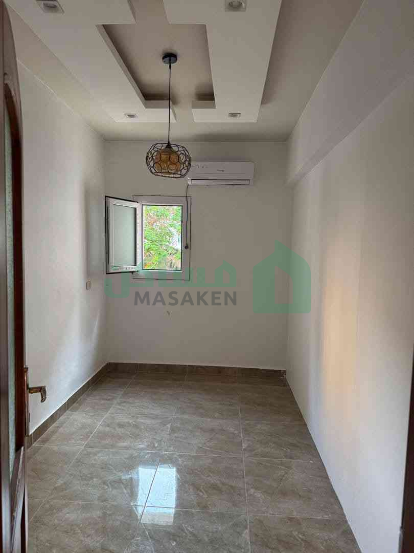 Third image of the ad