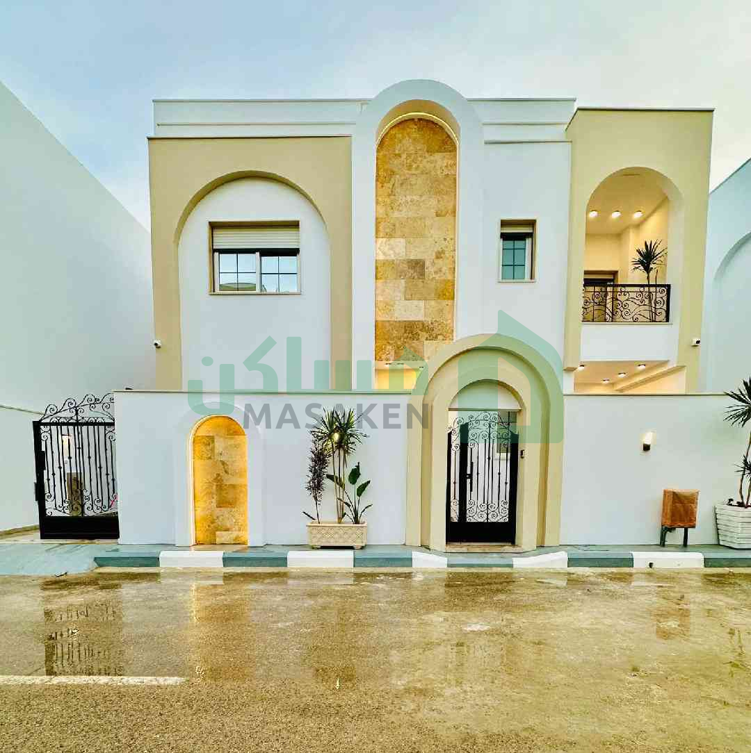 First image of the ad