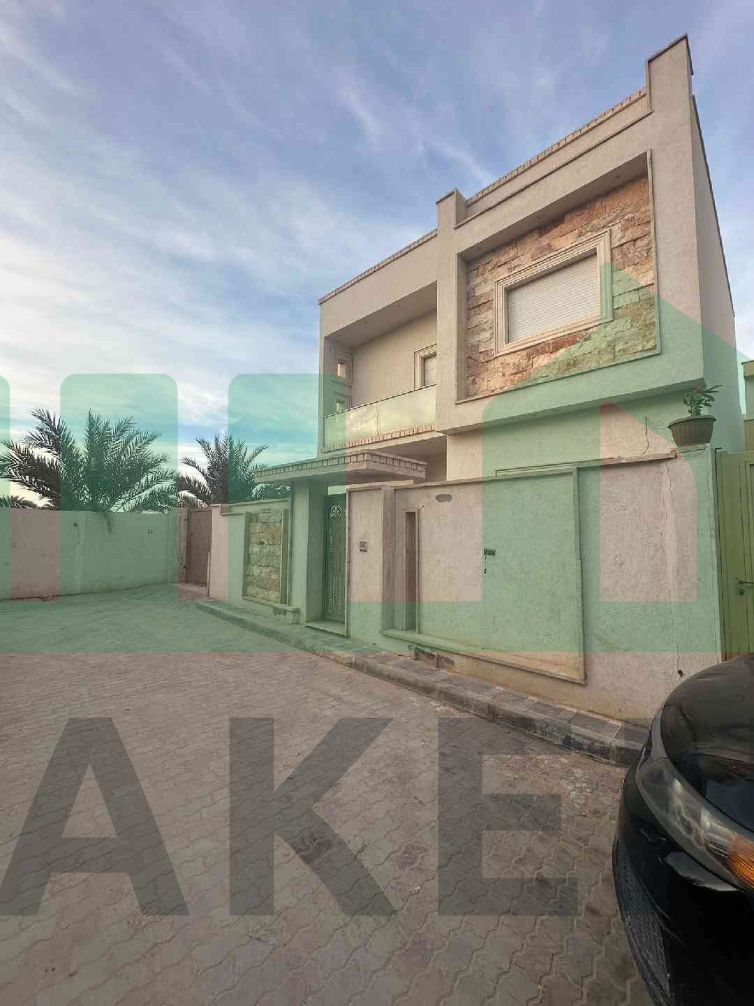 Third image of the ad