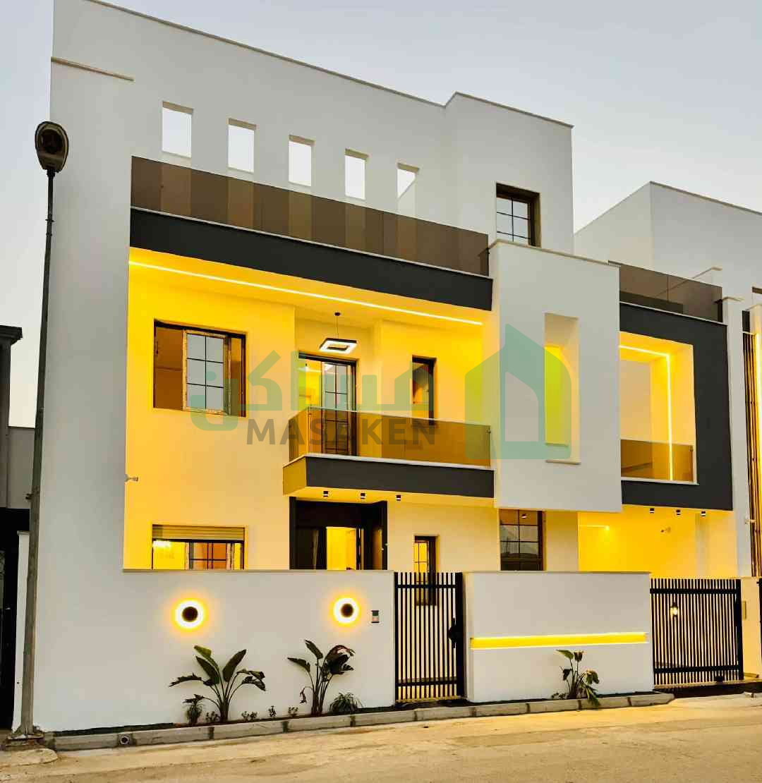 🏡 فيلاّ من طابقين وملحق بنظام مفصول