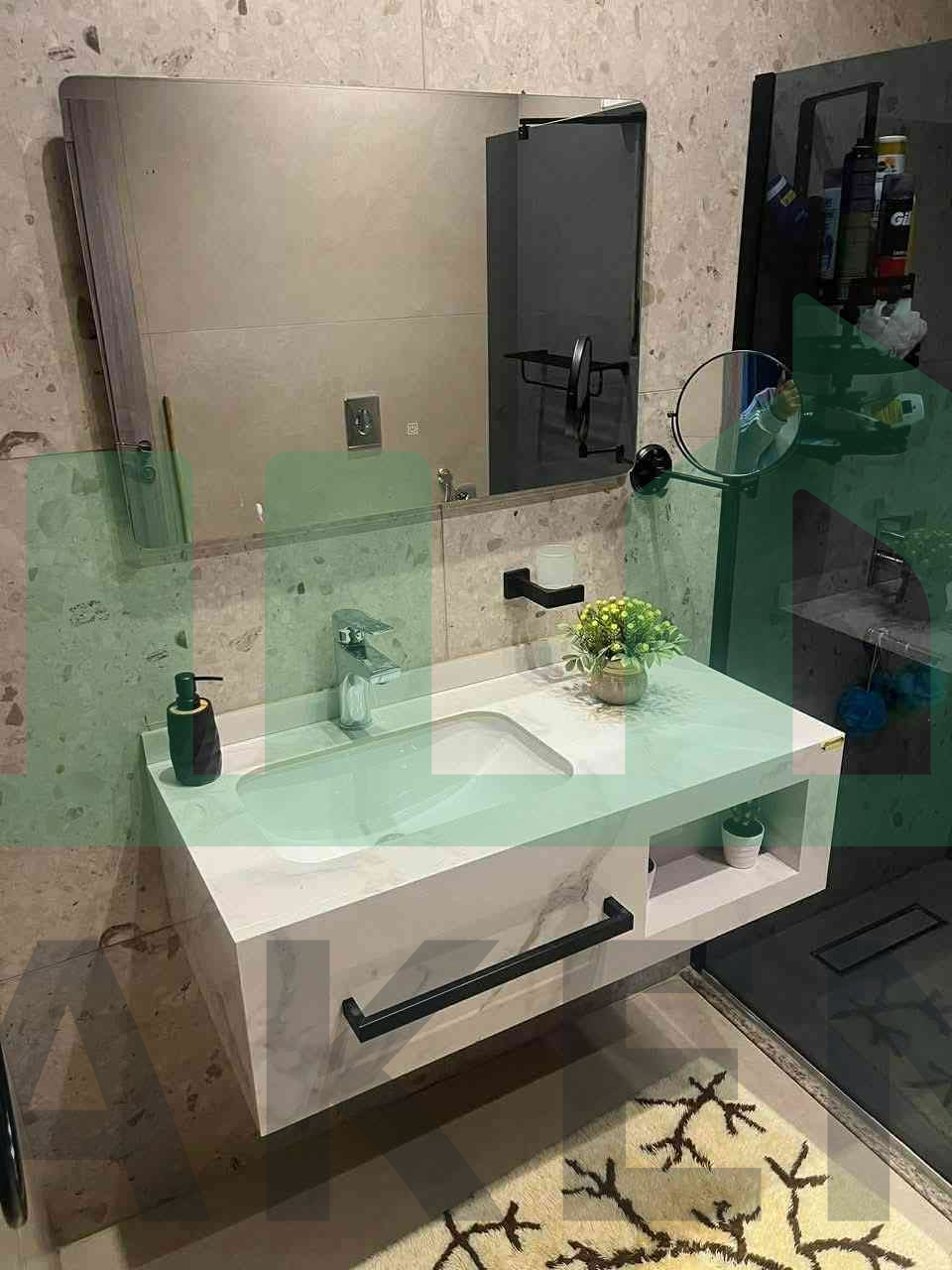 Third image of the ad