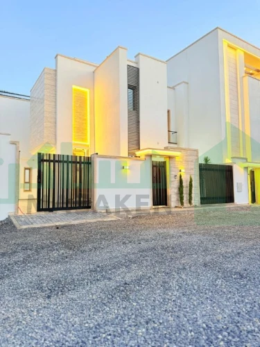 فيلا  من طابقين نظام خليجي بتصميم الدبل هاي