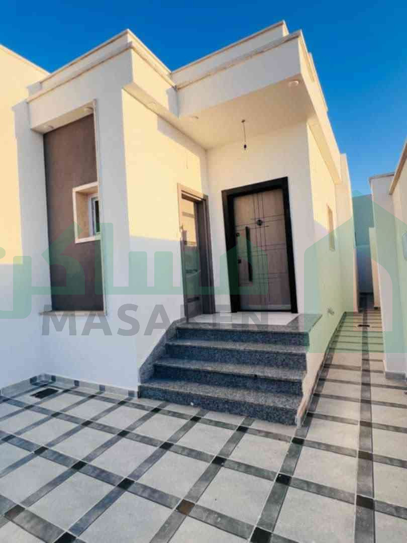 First image of the ad