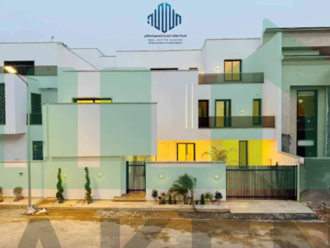 فيلا 3 طوابق  درجة أولي Vip✔️