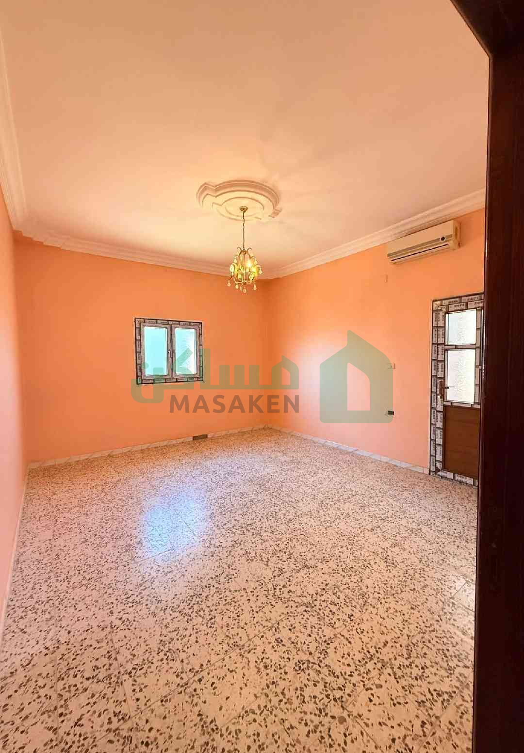 Third image of the ad