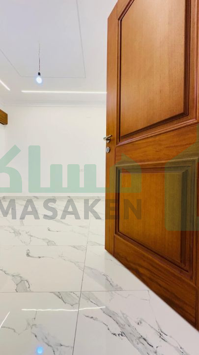 Second image of the ad