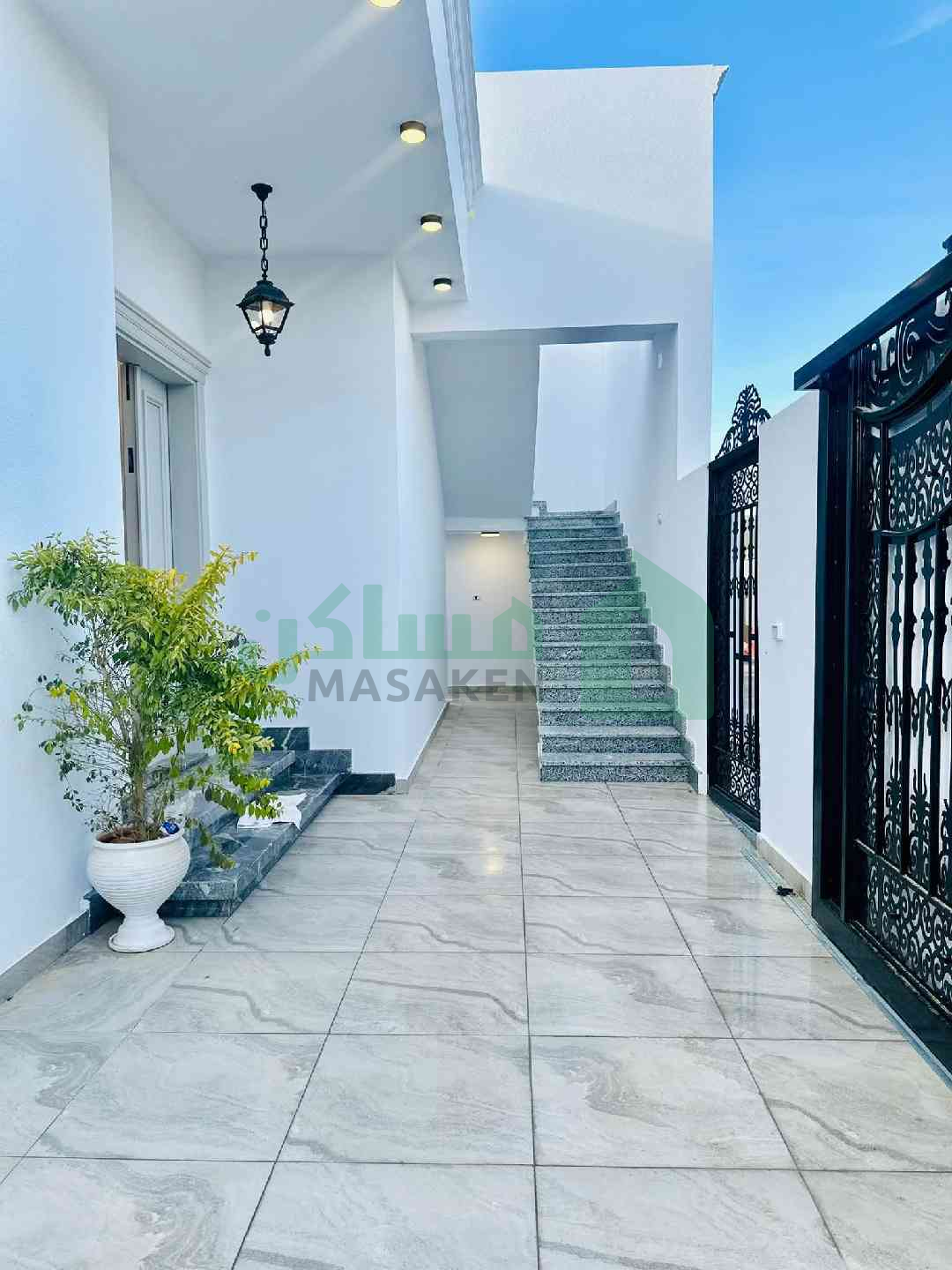 Second image of the ad