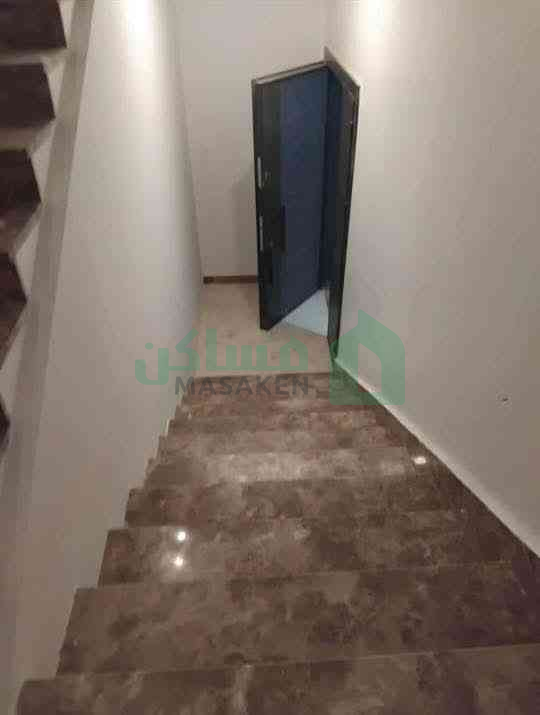 Third image of the ad