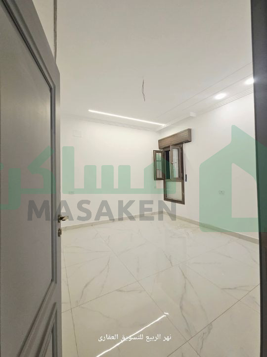 Second image of the ad