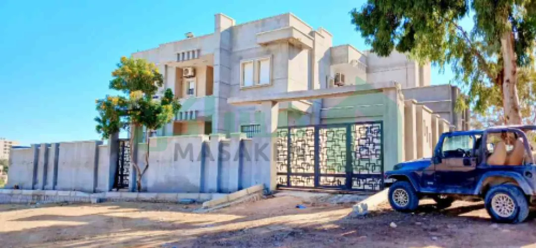 فيلا بحي الخليج بناء حديث علي طابقين 🏡