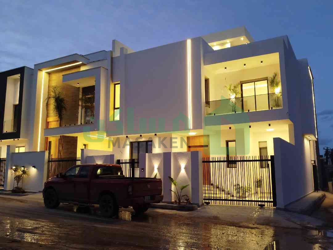 First image of the ad