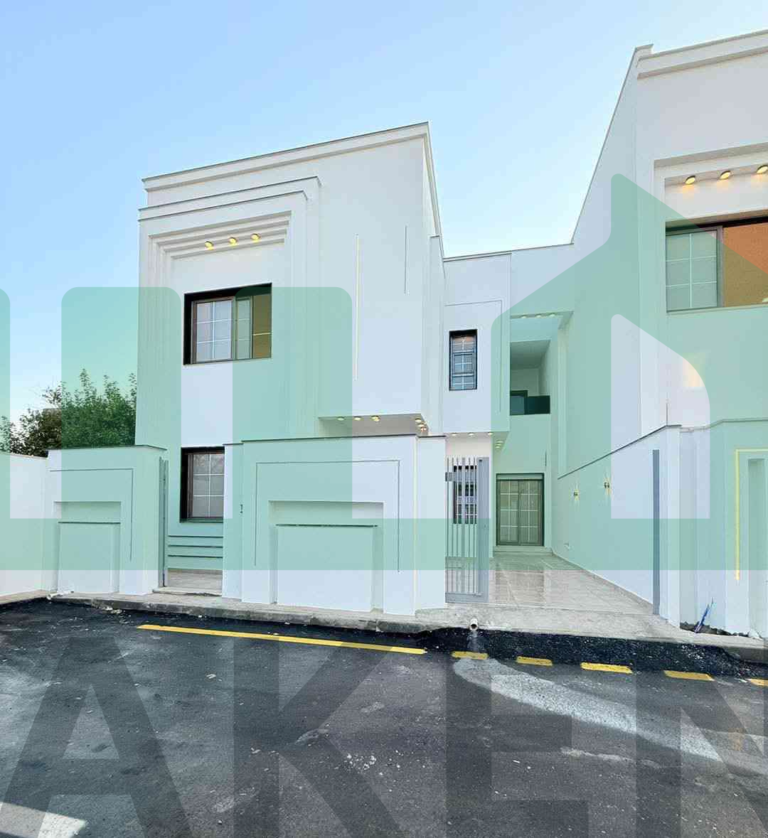 First image of the ad