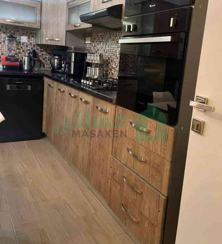 Second image of the ad