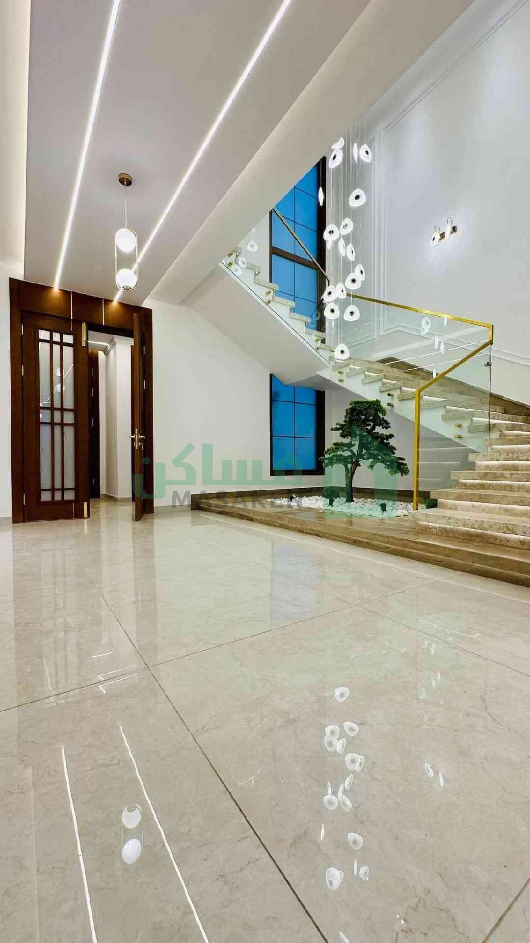 Second image of the ad