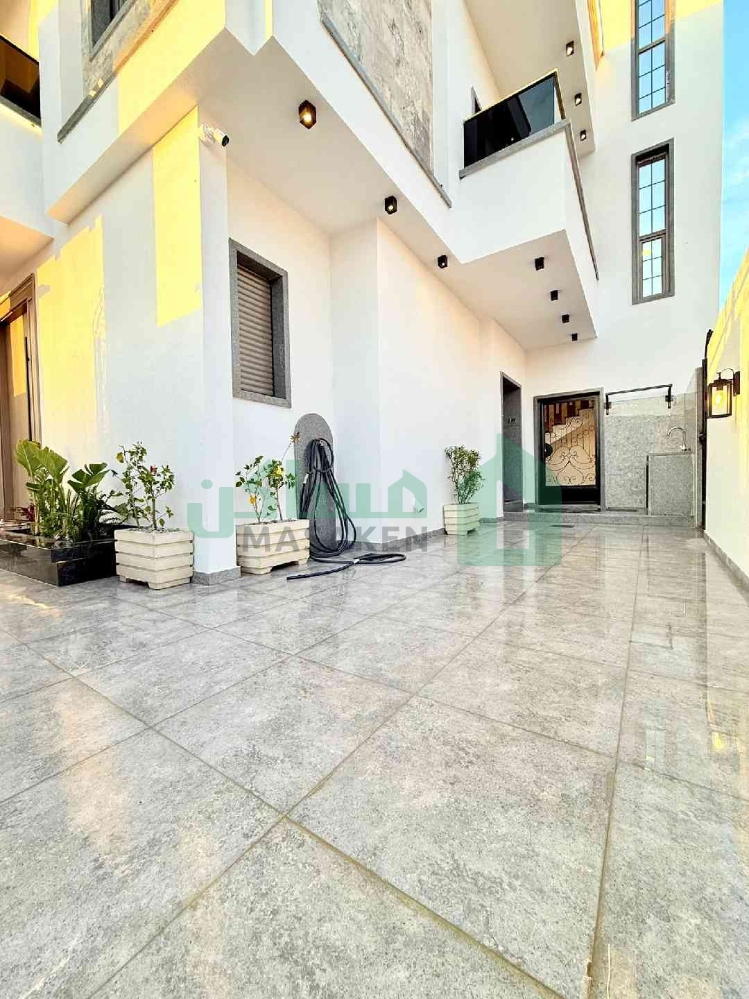 Second image of the ad