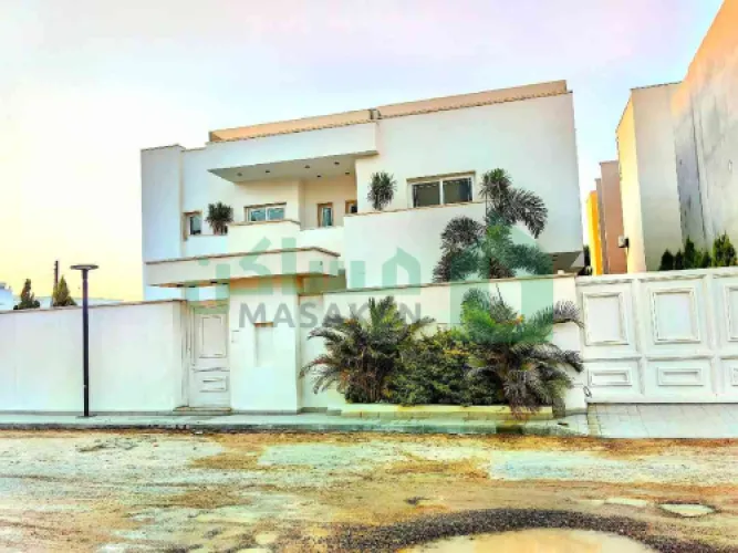 فيلا دورين وملحق  داخل المخطط العام السراج