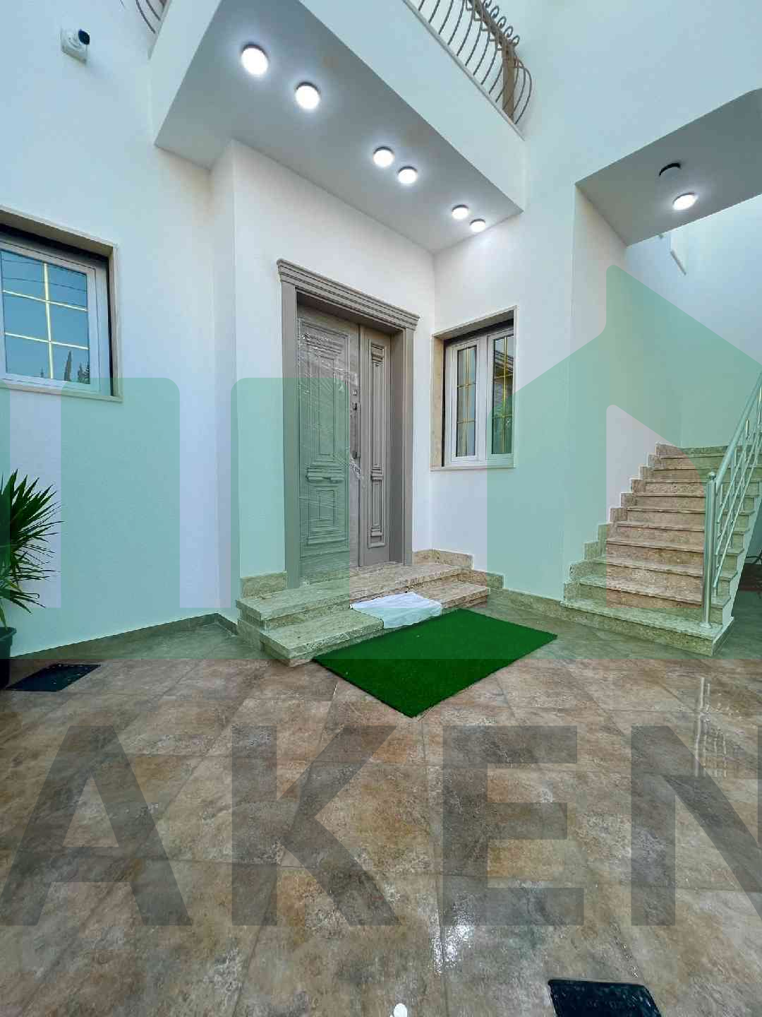 Third image of the ad