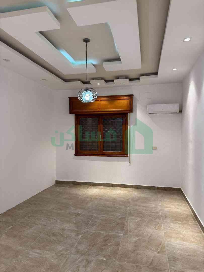 First image of the ad