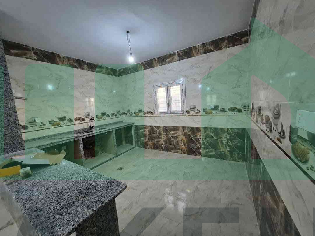 Third image of the ad