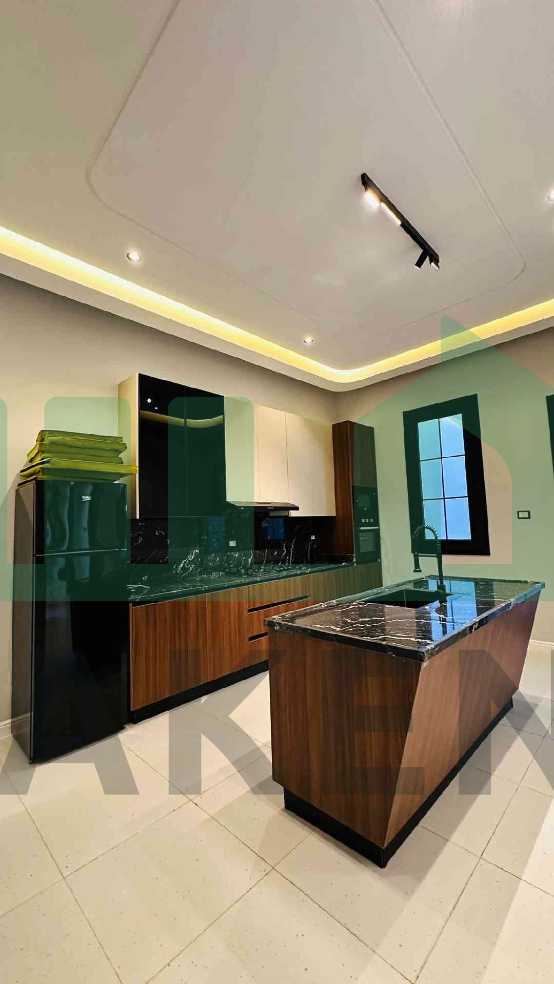 Third image of the ad