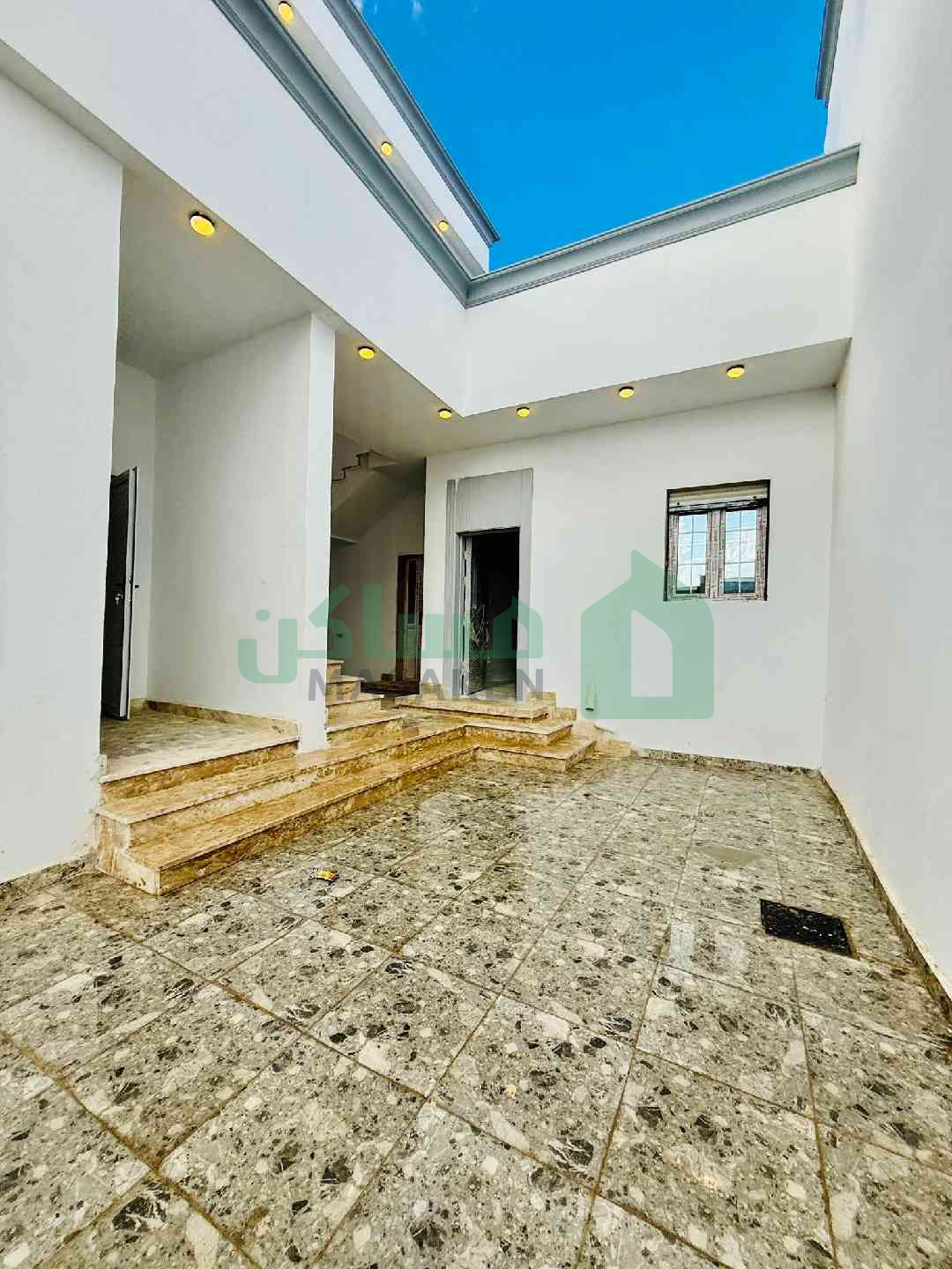 Third image of the ad