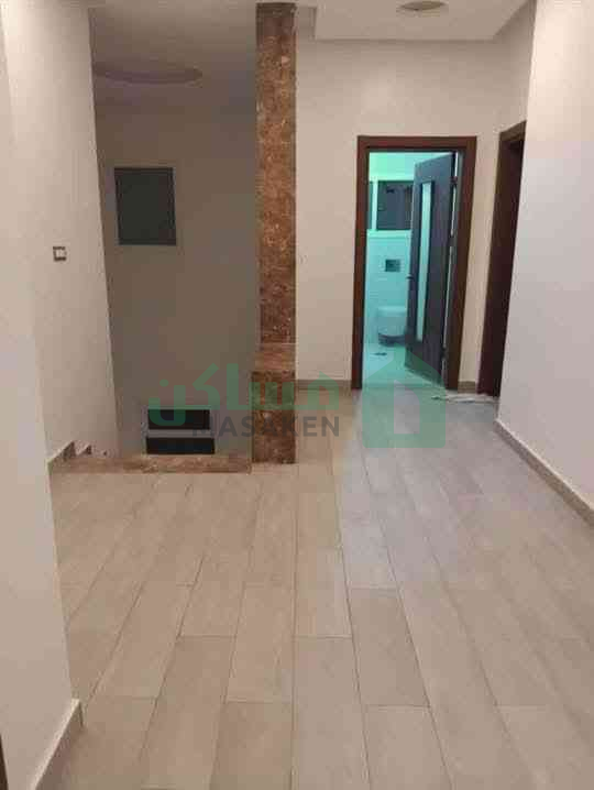 First image of the ad