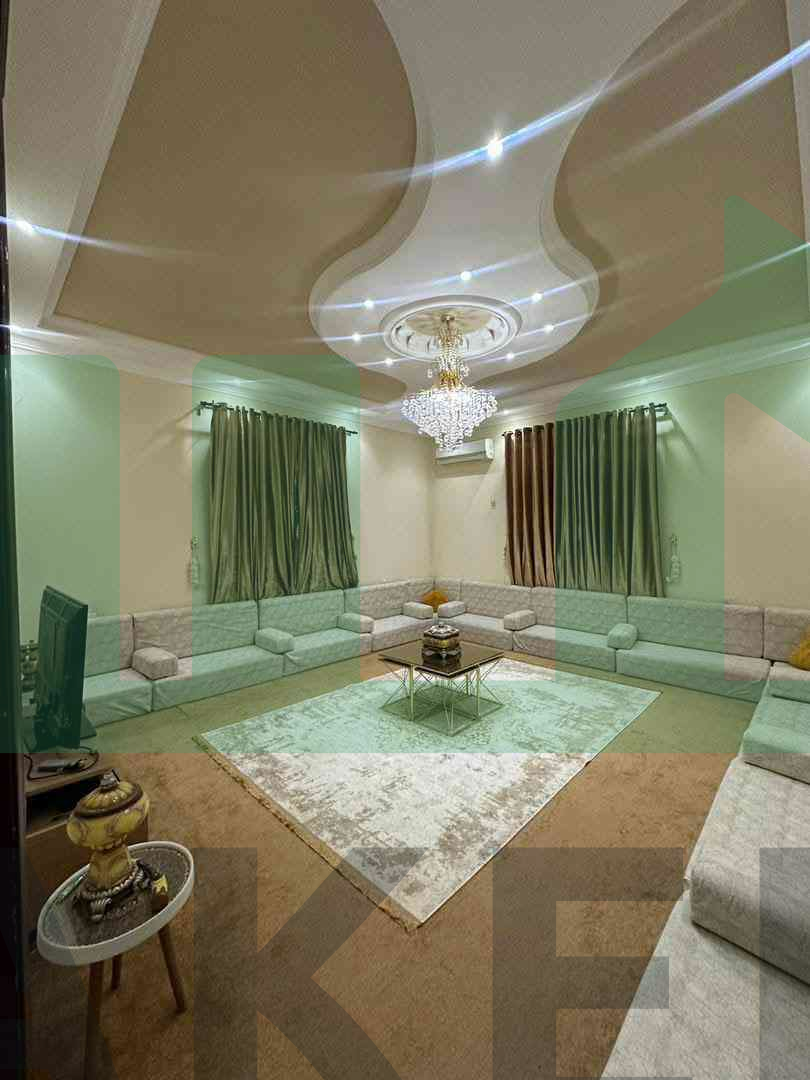 Third image of the ad