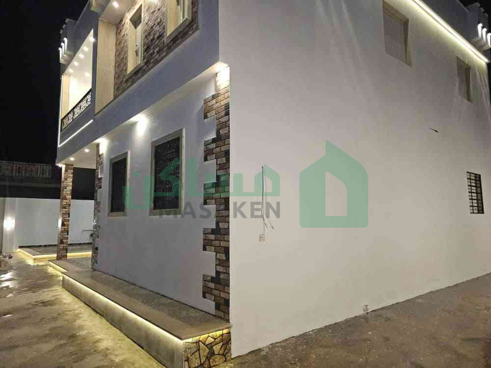 Second image of the ad