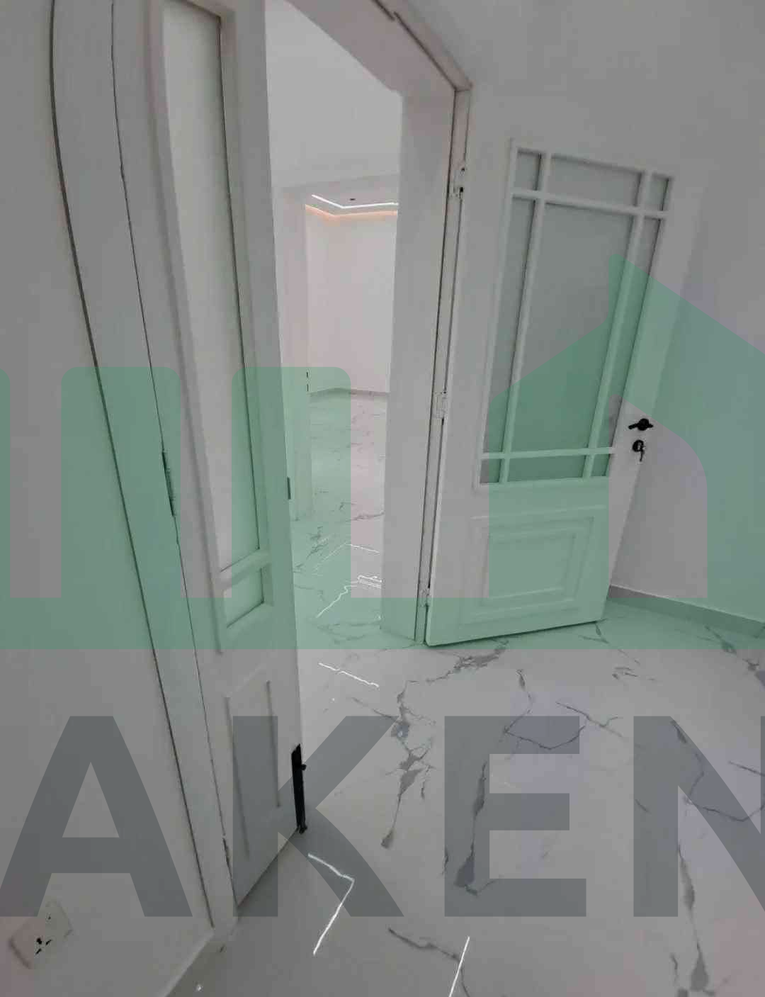 Third image of the ad