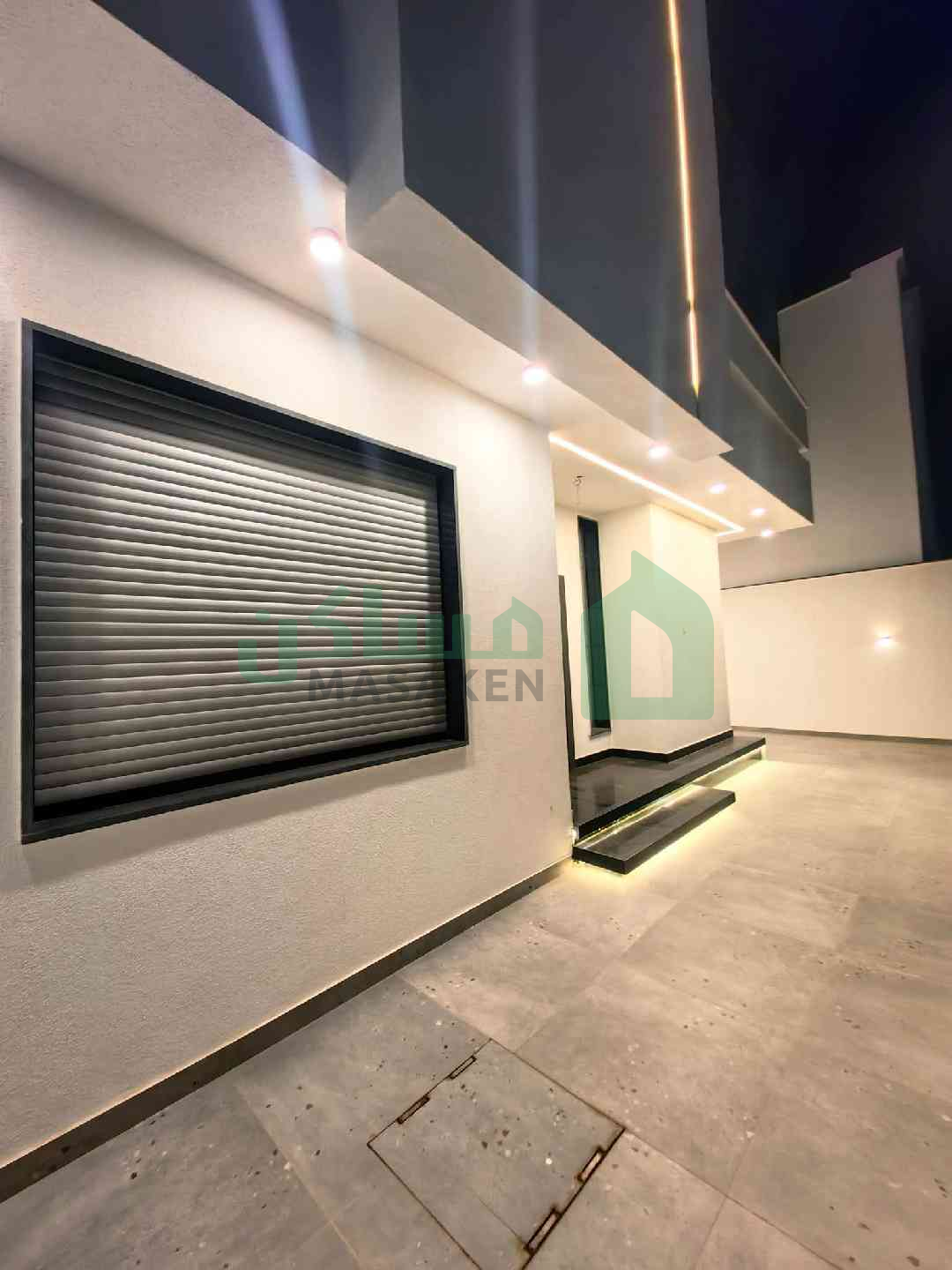 Third image of the ad