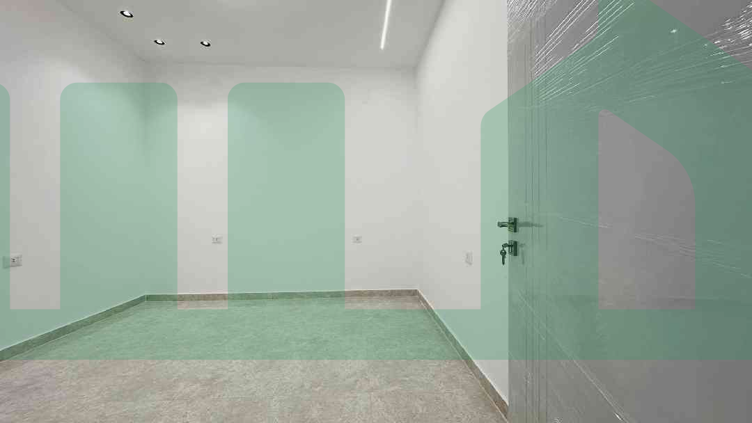 Second image of the ad