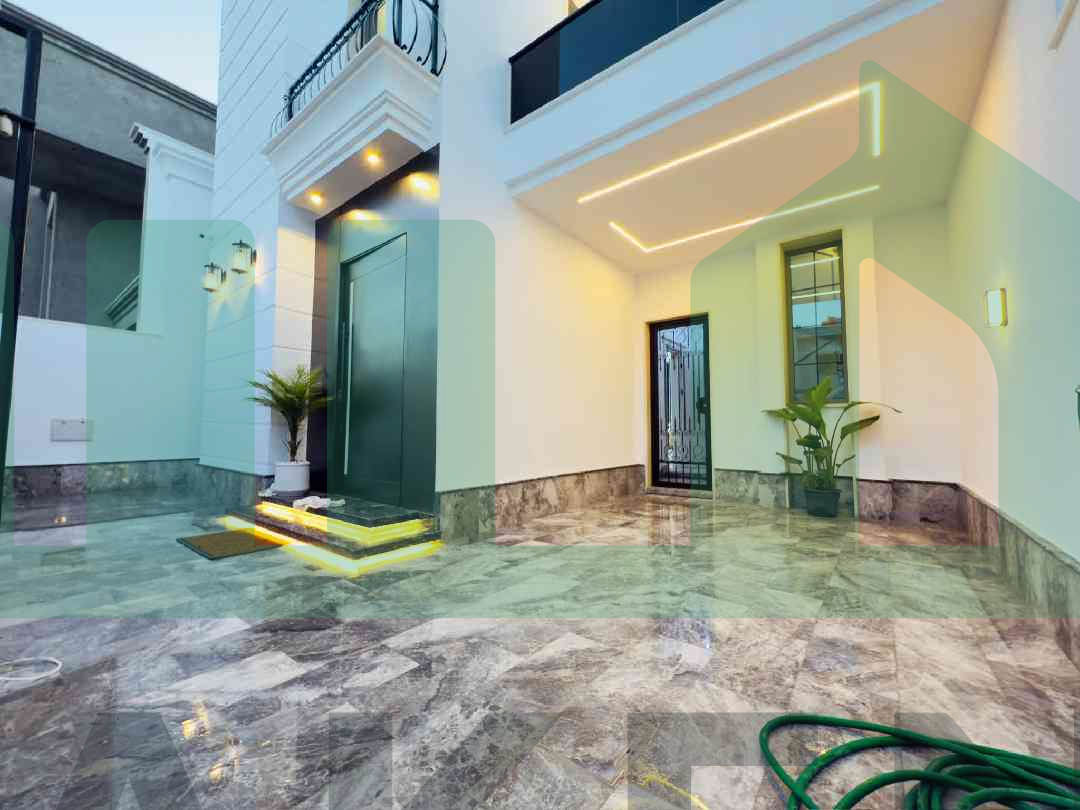 Second image of the ad