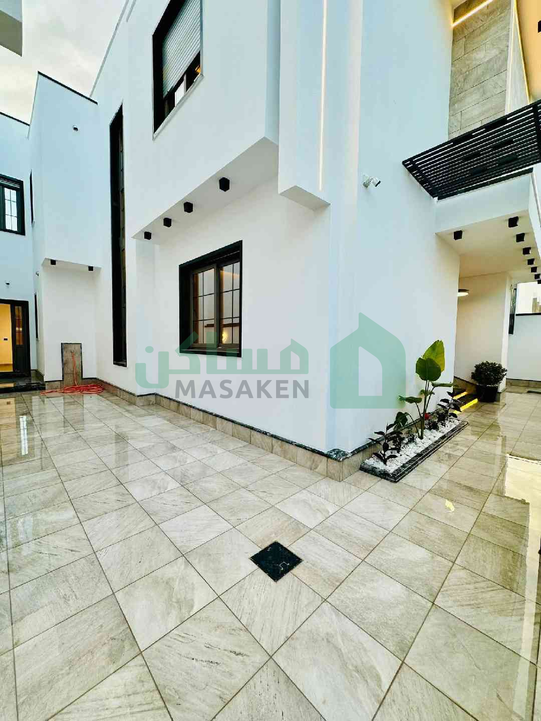 Second image of the ad