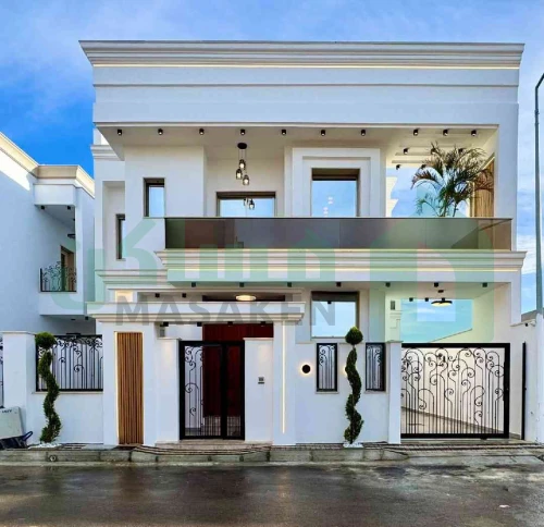 فيلا من طابقين مفصولات بتشطيب حديث   2025