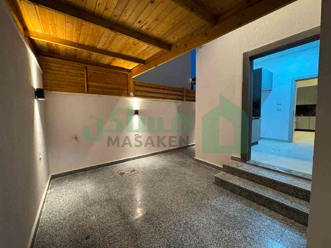 Third image of the ad